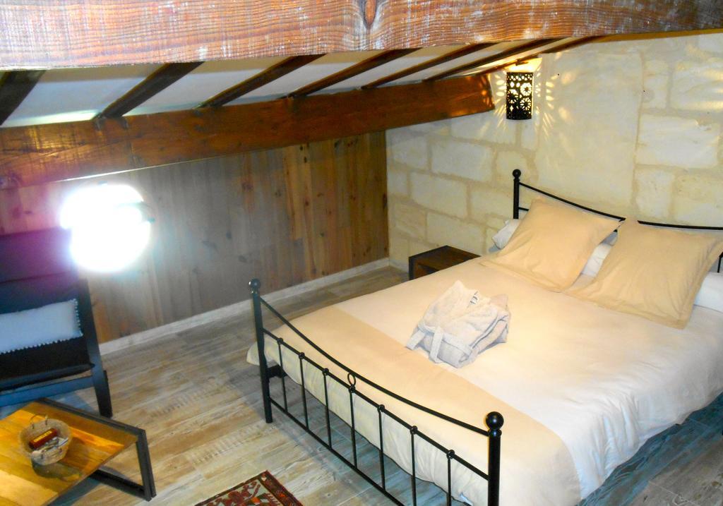 Bed and Breakfast Sous les Marronniers à Petit-Palais-et-Cornemps Chambre photo