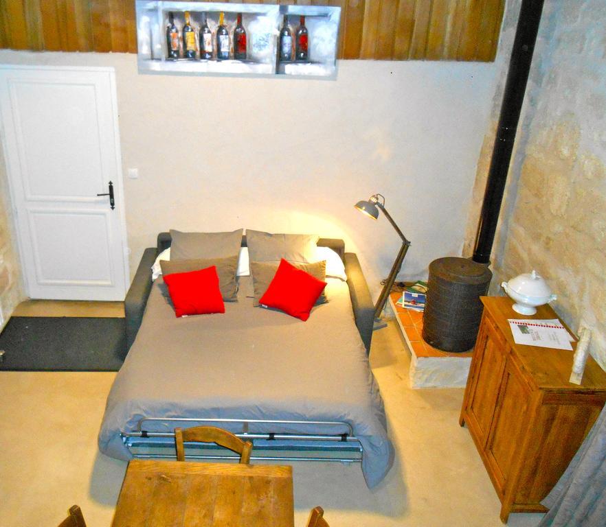 Bed and Breakfast Sous les Marronniers à Petit-Palais-et-Cornemps Extérieur photo